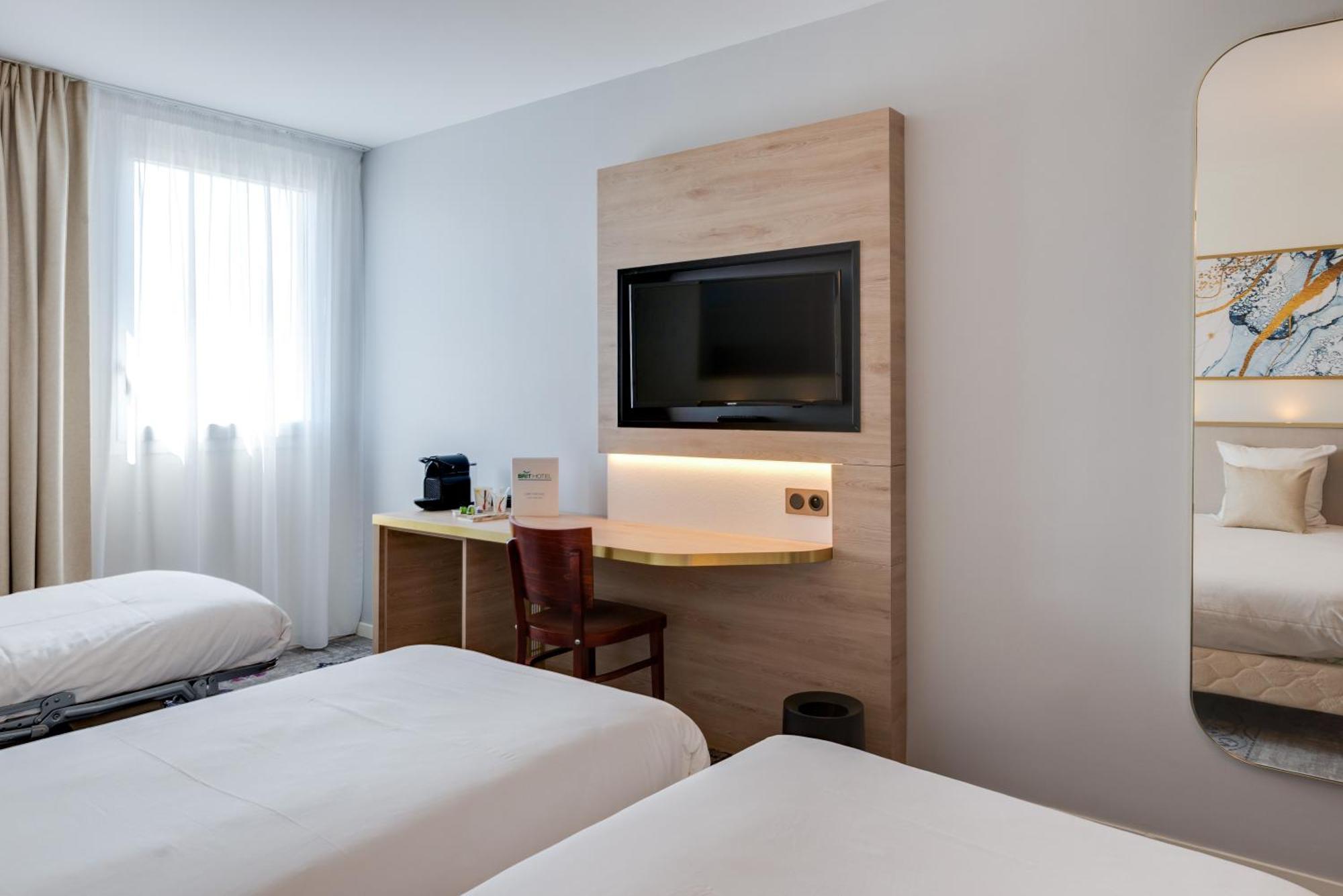 Brit Hotel Orleans St Jean De Braye - L'Antares Сен-Жан-де-Брей Экстерьер фото